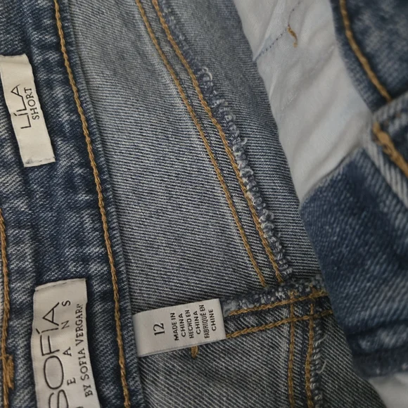 Sofia Vergara Size 12 Mid Rise Blue Denim Shorts - Picture 6 of 8